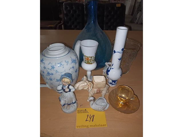 Lot 248 - decoratie. 9 stuks - afbeelding 1 van  3