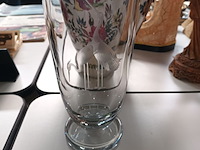 Lot 248 - glazen vaas met reigers - afbeelding 2 van  3