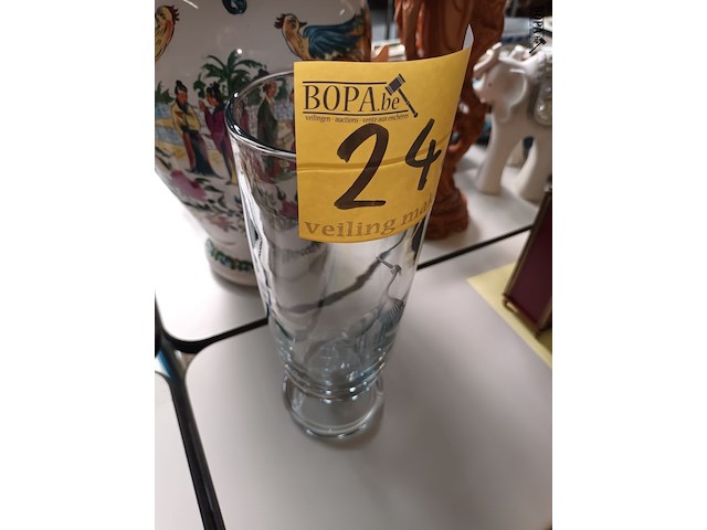 Lot 248 - glazen vaas met reigers - afbeelding 3 van  3