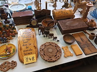 Lot 248 - houten decoratie. 36 stuks - afbeelding 1 van  8