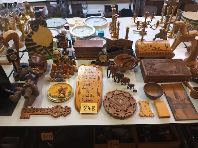 Lot 248 - houten decoratie. 36 stuks - afbeelding 2 van  8