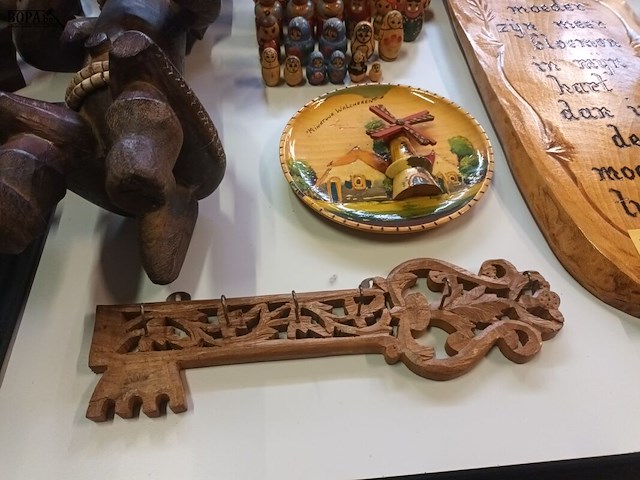 Lot 248 - houten decoratie. 36 stuks - afbeelding 5 van  8