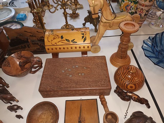 Lot 248 - houten decoratie. 36 stuks - afbeelding 8 van  8