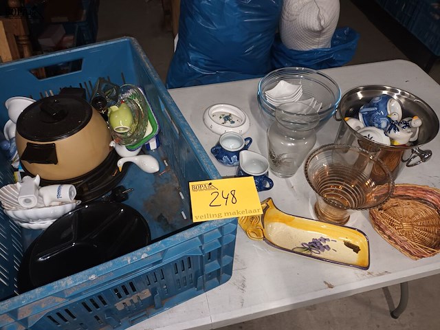 Lot 248 - huisraad - afbeelding 1 van  4