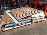 Lot 248 - lattenbodems. 15 stuks - afbeelding 1 van  4