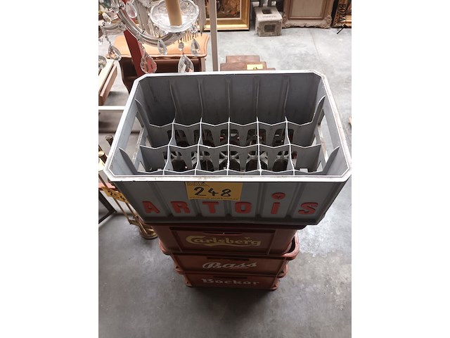 Lot 248 - lege bierbakken. 4 stuks - afbeelding 3 van  3