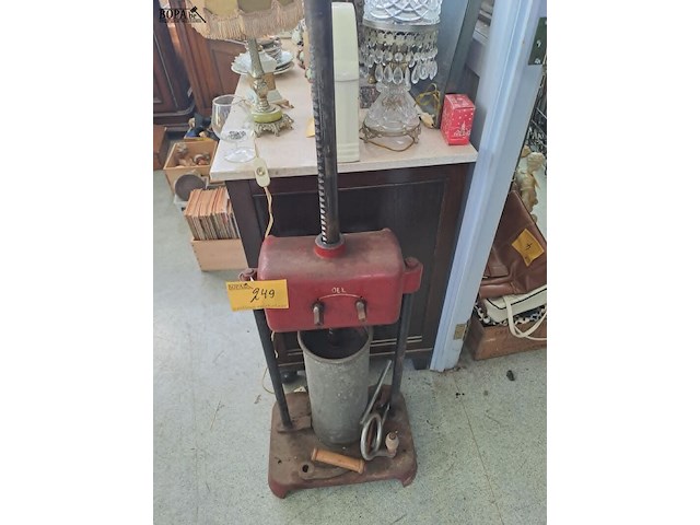 Lot 249 - antieke optima 9 liter worstvullijn jaren '50 - afbeelding 1 van  2