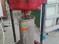 Lot 249 - antieke optima 9 liter worstvullijn jaren '50 - afbeelding 2 van  2