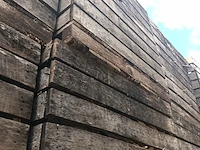 Lot 249 - houten kist met houtrestanten. 6 stuks