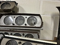 Lot 249 - lot dashbordklokken peugeot - 9 stuks - afbeelding 4 van  4