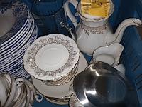 Lot 249 - vintage servies en huisraad - afbeelding 4 van  7