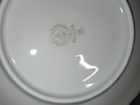 Lot 249 - vintage servies en huisraad - afbeelding 5 van  7