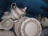 Lot 249 - vintage servies en huisraad - afbeelding 6 van  7