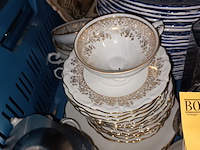Lot 249 - vintage servies en huisraad - afbeelding 7 van  7
