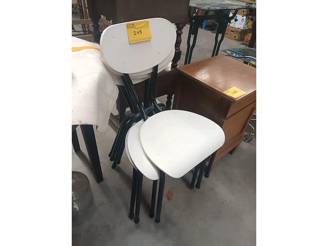 Lot 249 - vintage stoelen. 4 stuks - afbeelding 1 van  3