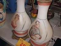 Lot 25 - antieke olielampen. 2 stuks