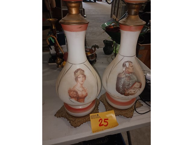 Lot 25 - antieke olielampen. 2 stuks - afbeelding 3 van  3