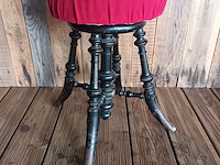 Lot 25 - antieke pianokruk