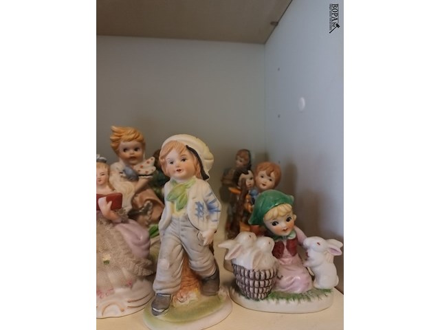 Lot 25 - biscuit beelden. 19 stuks - afbeelding 4 van  4