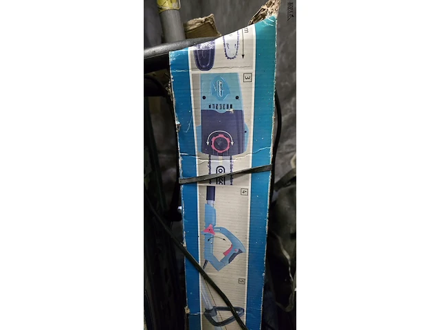 Lot 25 - elektrische heggenschaar l 2 m - afbeelding 6 van  7