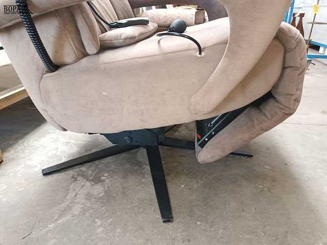 Lot 25 - elektrische relax hukza - afbeelding 3 van  3