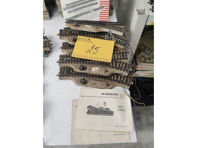 Lot 25 - elektrische wissels - 6 stuks - afbeelding 1 van  4