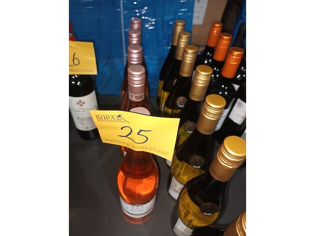 Lot 25 - flessen rosé wijn. 5 stuks - afbeelding 2 van  2