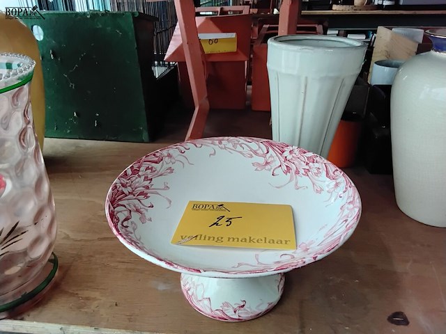 Lot 25 - franse antieken étagère roseau longwy - afbeelding 1 van  3