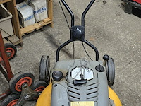 Lot 25 - grasmaaier stiga - afbeelding 1 van  5