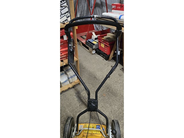 Lot 25 - grasmaaier stiga - afbeelding 4 van  5