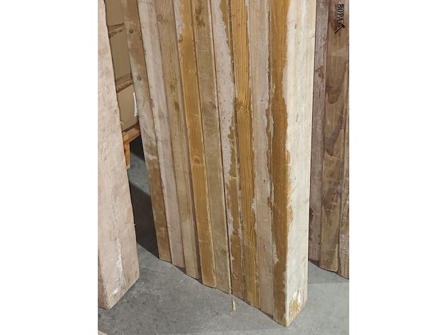 Lot 25 - houten balk. 9 stuks - afbeelding 2 van  3