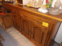 Lot 25 - houten dressoir kast