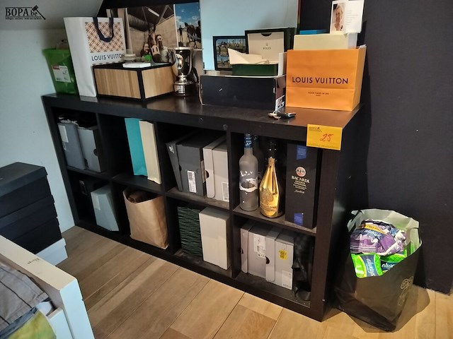 Lot 25 - ikea vakkenkast - afbeelding 1 van  1