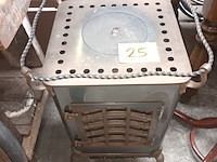 Lot 25 - kachel