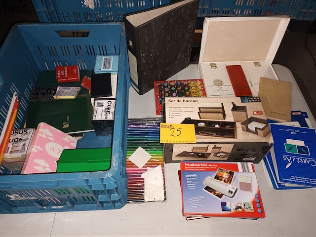 Lot 25 - lot kantoormateriaal - afbeelding 1 van  5