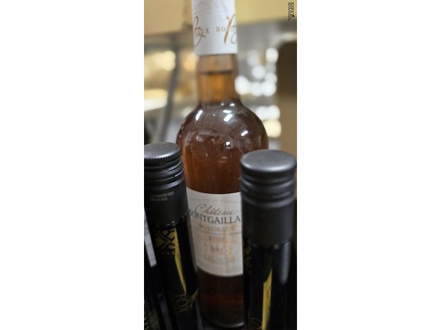 Lot 25 - lot wijn flessen en tubes 9 stuks - afbeelding 7 van  7