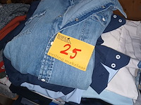 Lot 25 - merkkledij t-shirts en hemden. 43 stuks
