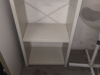 Lot 25 - metalen rekje