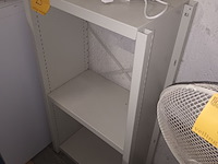 Lot 25 - metalen rekje - afbeelding 2 van  3