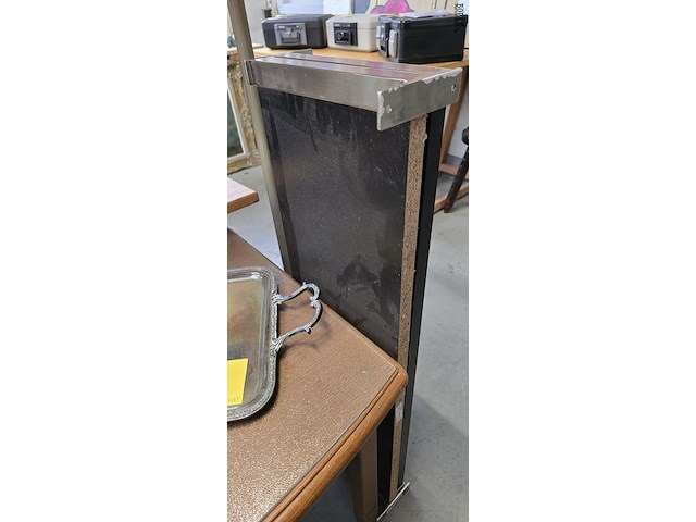 Lot 25 - muurplanken zwart 2 stuks - afbeelding 3 van  3