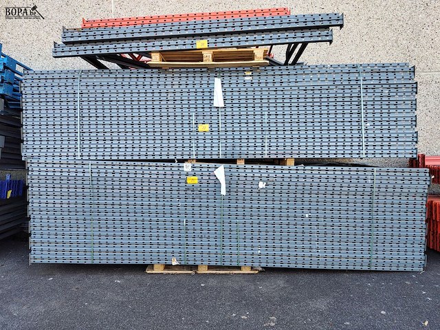 Lot 25 - palletstelling met 7 staanders - afbeelding 1 van  4