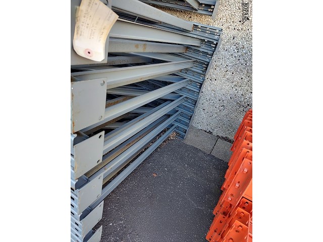 Lot 25 - palletstelling met 7 staanders - afbeelding 2 van  4