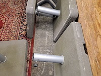 Lot 25 - parasolvoet beton - 4 stuks - afbeelding 2 van  2