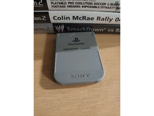 Lot 25 - playstation 2 spelletjes en memory card - afbeelding 2 van  4