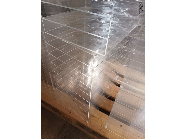 Lot 25 - plexi sorteertorens. 1 pallet - afbeelding 4 van  5