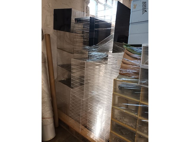 Lot 25 - plexi sorteertorens. 1 pallet - afbeelding 5 van  5