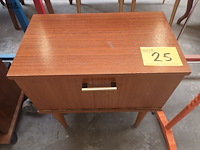 Lot 25 - retro nachtkastje