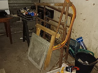 Lot 25 - schragen en onderdelen