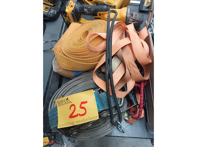 Lot 25 - spanriemen. 7 stuks - afbeelding 3 van  3