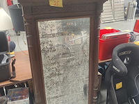 Lot 25 - spiegel in houten lijst
